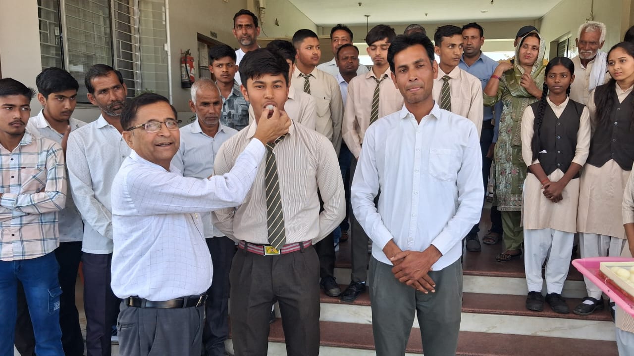 Academics Topper 6