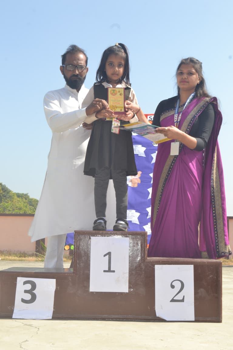 Annual Report Card & Prize Distribution Ceremony 32